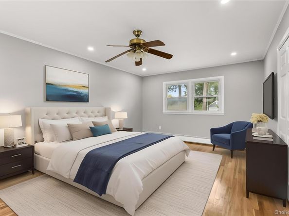 104 E Gates Avenue, Lindenhurst NY 11757