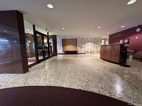 142-05 Roosevelt Avenue 521, Flushing NY 11354