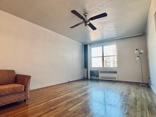 142-05 Roosevelt Avenue 521, Flushing NY 11354
