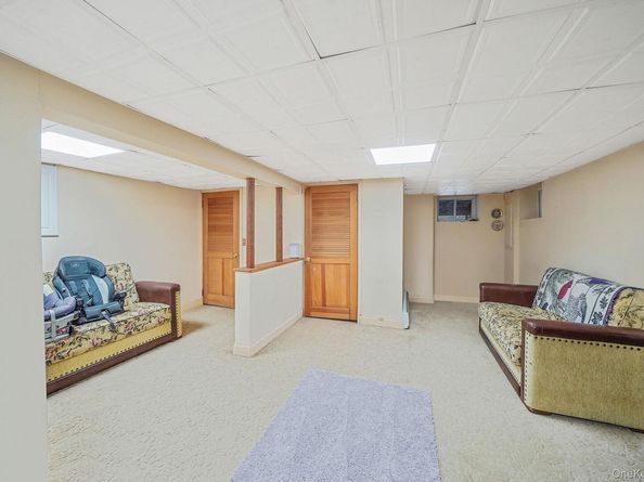 39 Handsome Avenue, Sayville NY 11782