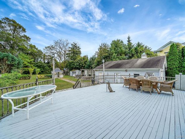 39 Handsome Avenue, Sayville NY 11782