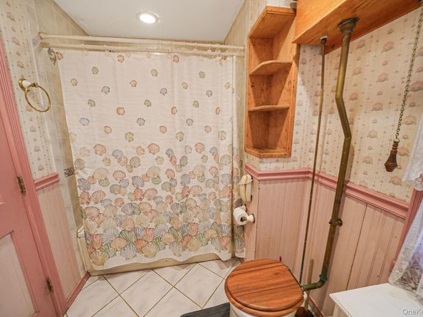 39 Handsome Avenue, Sayville NY 11782