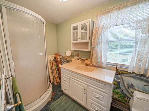 39 Handsome Avenue, Sayville NY 11782