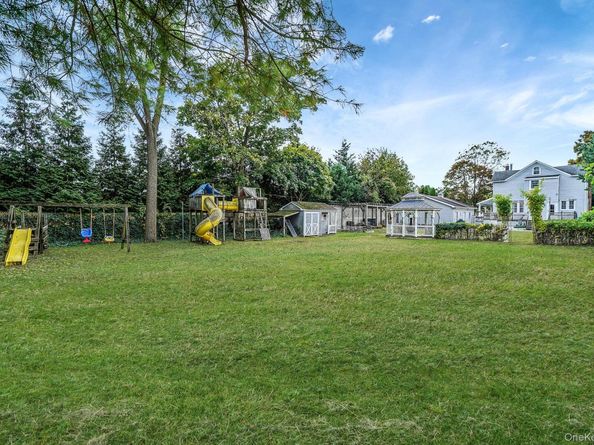 39 Handsome Avenue, Sayville NY 11782