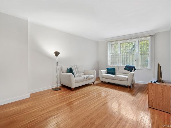 68-61 Yellowstone Boulevard 216, Forest Hills NY 11375