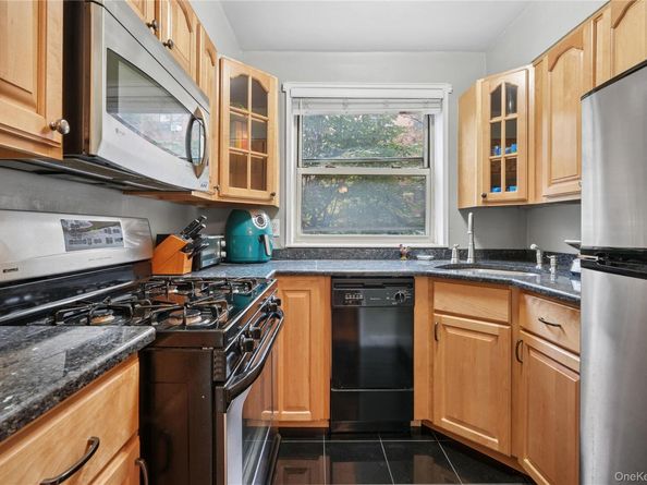 68-61 Yellowstone Boulevard 216, Forest Hills NY 11375