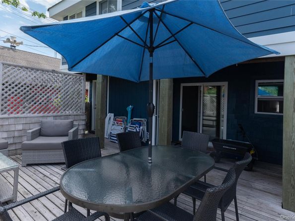 597 Bayberry Walk, Ocean Beach NY 11770