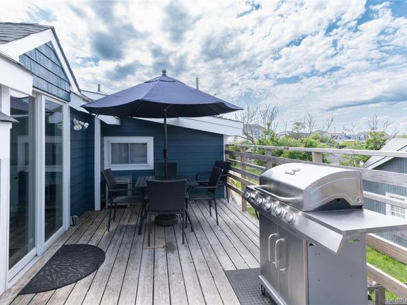 597 Bayberry Walk, Ocean Beach NY 11770