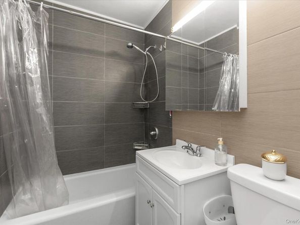 125-10 Queens Boulevard 2006, Kew Gardens NY 11415