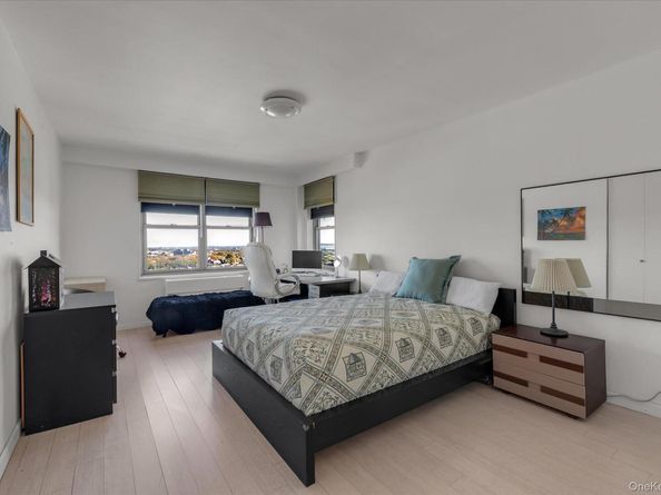 125-10 Queens Boulevard 2006, Kew Gardens NY 11415