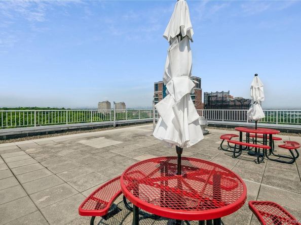 125-10 Queens Boulevard 2006, Kew Gardens NY 11415