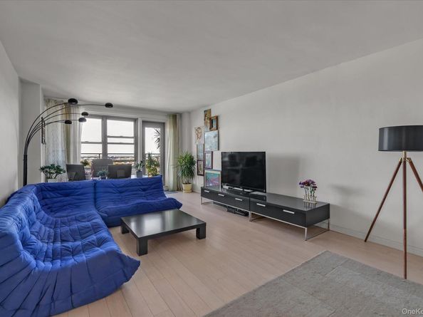 125-10 Queens Boulevard 2006, Kew Gardens NY 11415