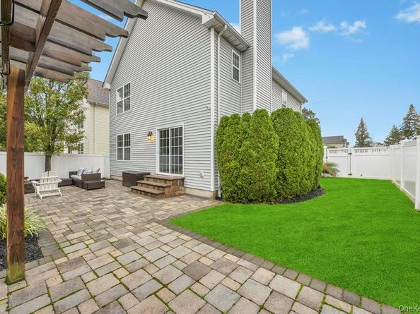 118 Franklin Avenue, East Northport NY 11731