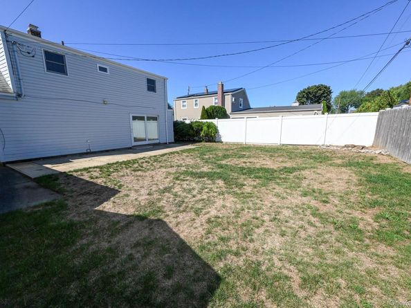 83 Cotton Lane, Levittown NY 11756