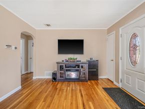 1454 E Forks Road, Bay Shore NY 11706