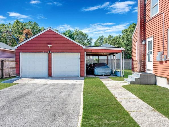 1454 E Forks Road, Bay Shore NY 11706