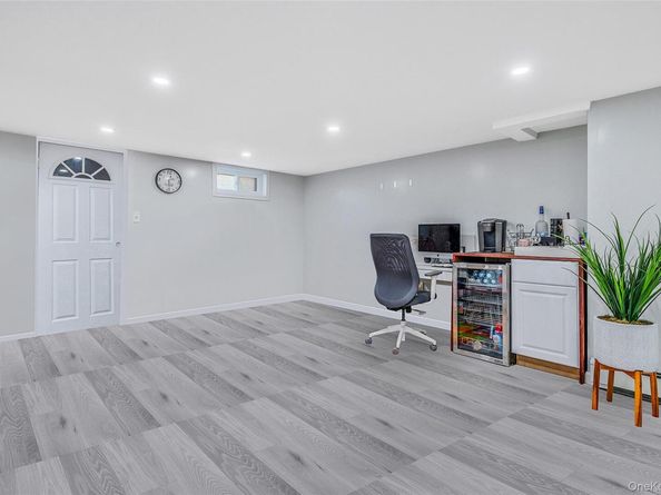 1454 E Forks Road, Bay Shore NY 11706