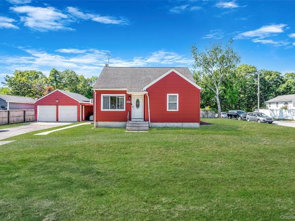 1454 E Forks Road, Bay Shore NY 11706