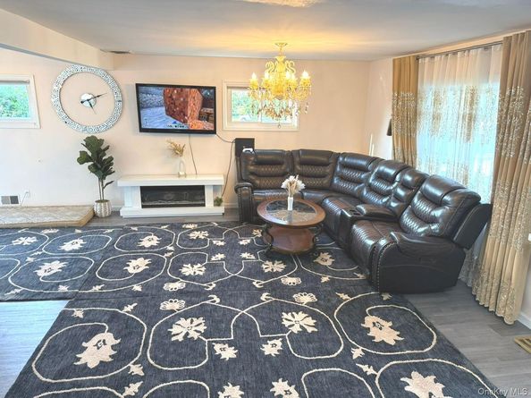 58 Narcissus Avenue, Hicksville NY 11801