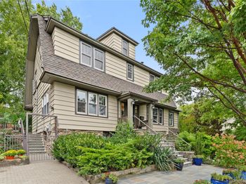 119 Cassilis Avenue