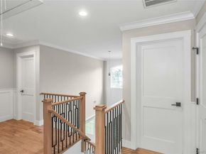 8 Sebree Place, Plainview NY 11803