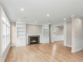 8 Sebree Place, Plainview NY 11803
