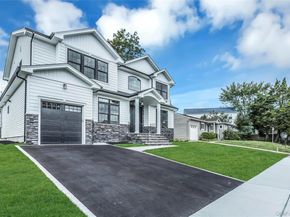 8 Sebree Place, Plainview NY 11803