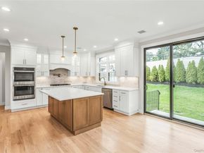 8 Sebree Place, Plainview NY 11803