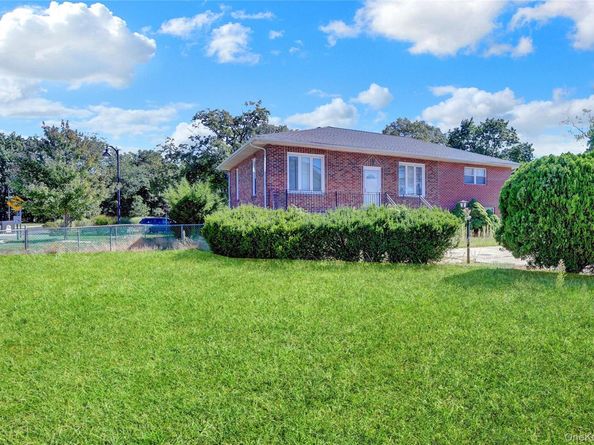 514 Sweet Hollow Road, Melville NY 11747