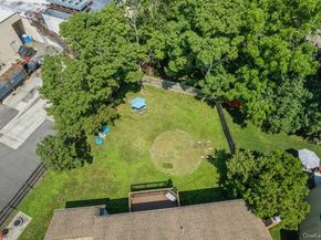 828 Robin Court, Baldwin NY 11510