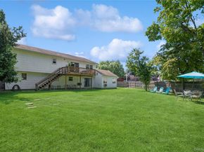 828 Robin Court, Baldwin NY 11510