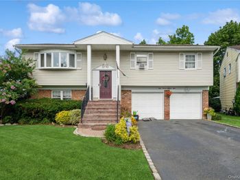 828 Robin Court