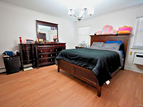 828 Robin Court, Baldwin NY 11510