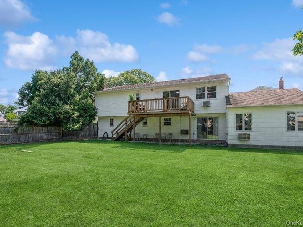 828 Robin Court, Baldwin NY 11510