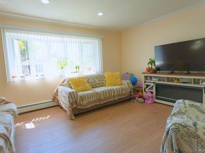 828 Robin Court, Baldwin NY 11510
