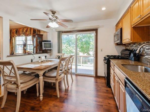 828 Robin Court, Baldwin NY 11510