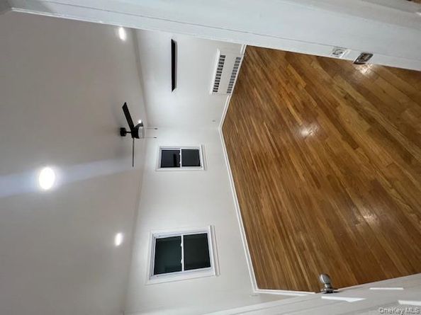35 W Belle Terre Avenue, Lindenhurst NY 11757
