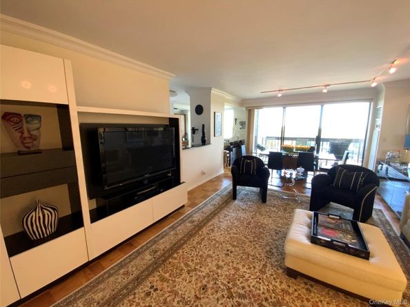 26910 Grand Central Parkway 9H, Floral Park NY 11005