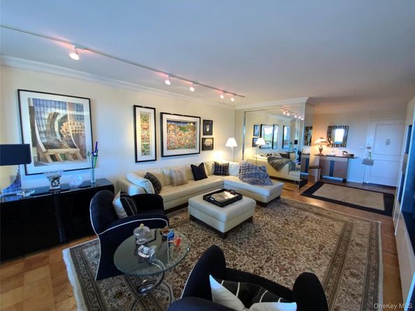 26910 Grand Central Parkway 9H, Floral Park NY 11005
