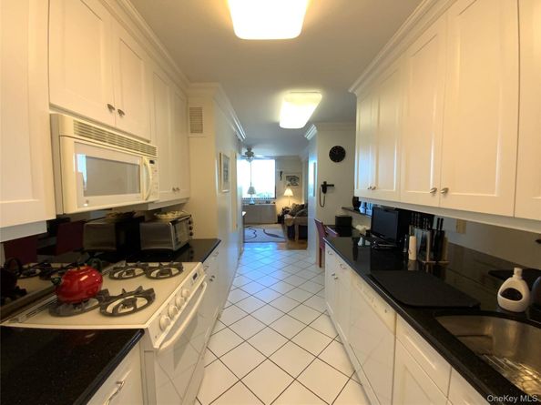 26910 Grand Central Parkway 9H, Floral Park NY 11005