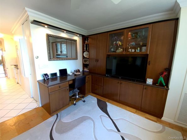 26910 Grand Central Parkway 9H, Floral Park NY 11005