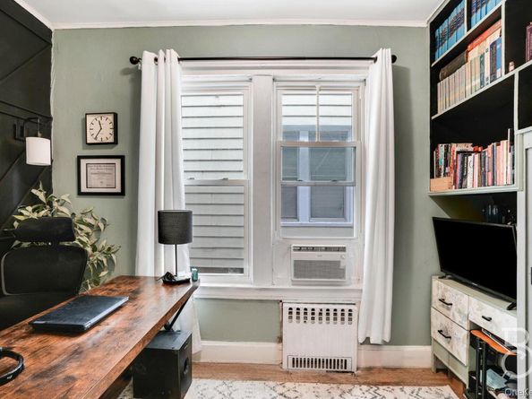 37-09 20th Road, Astoria NY 11105