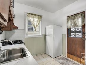 37-09 20th Road, Astoria NY 11105