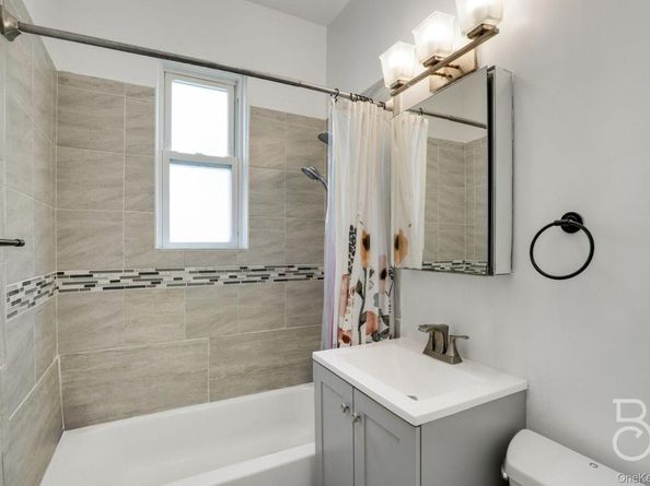 37-09 20th Road, Astoria NY 11105