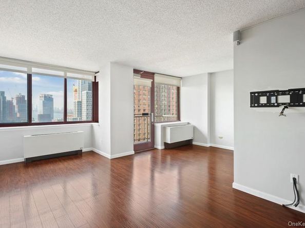 4-74 48th Avenue 21N, Long Island City NY 11109