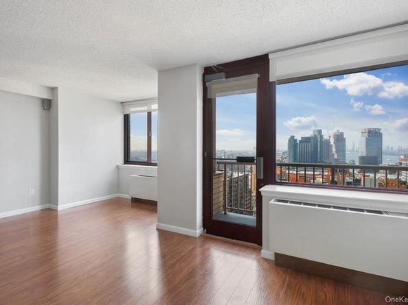 4-74 48th Avenue 21N, Long Island City NY 11109