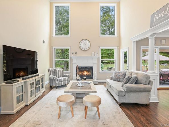 19 Ledgewood Lane, South Salem NY 10590