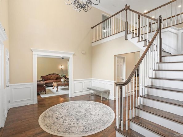 19 Ledgewood Lane, South Salem NY 10590