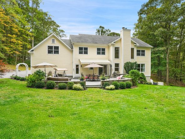 19 Ledgewood Lane, South Salem NY 10590