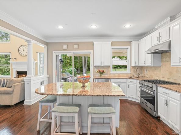 19 Ledgewood Lane, South Salem NY 10590